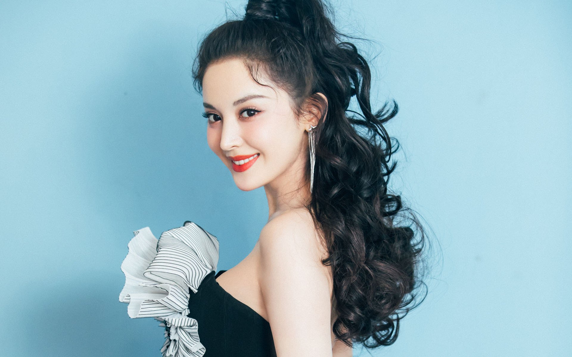 世界杯大战激燃：精彩瞬间一秒不落！，世界杯精彩瞬间视频